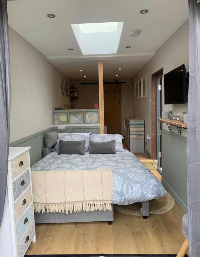 Meadow View - A Studio With Free Parking And A Sunny Terrace 루이스 외부 사진