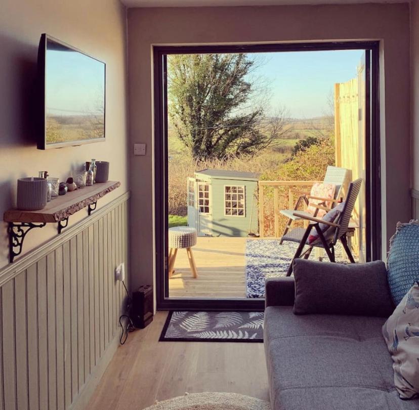 Meadow View - A Studio With Free Parking And A Sunny Terrace 루이스 외부 사진