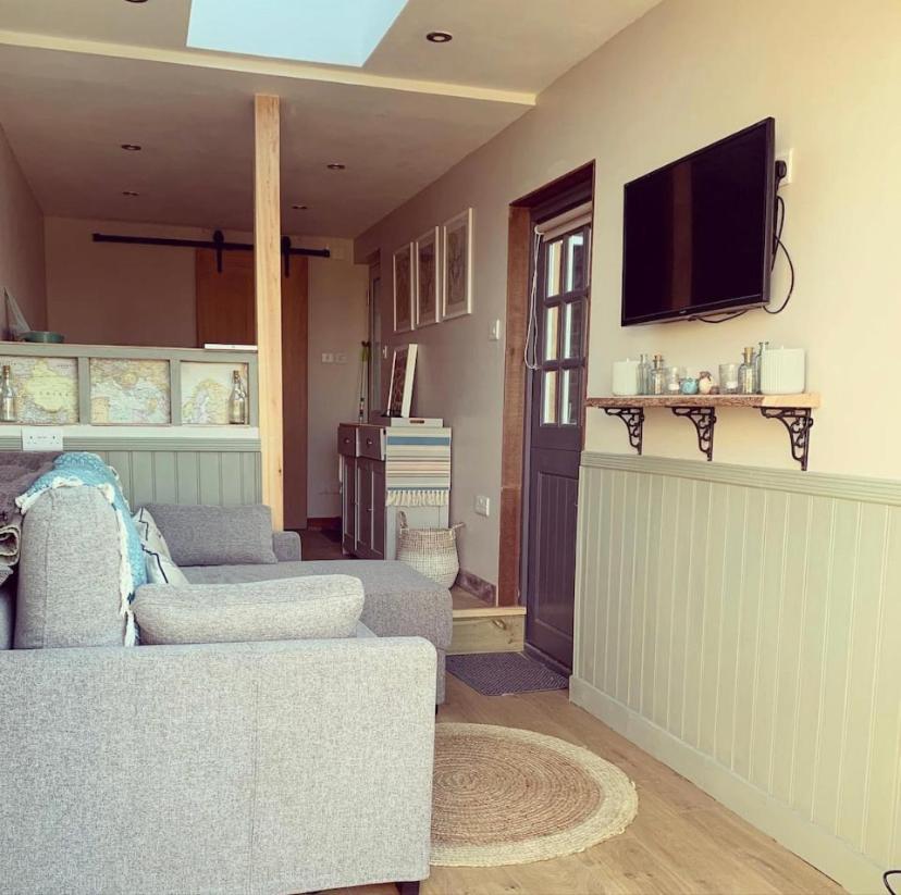 Meadow View - A Studio With Free Parking And A Sunny Terrace 루이스 외부 사진